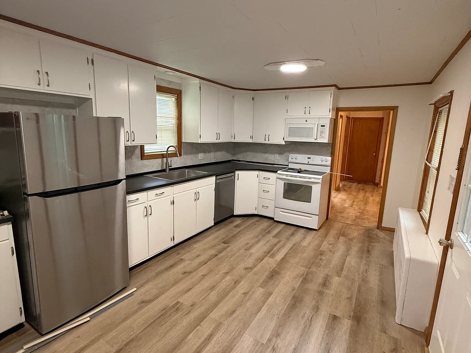 4 bed, 1480 sqft, $3,000 — Photo 1