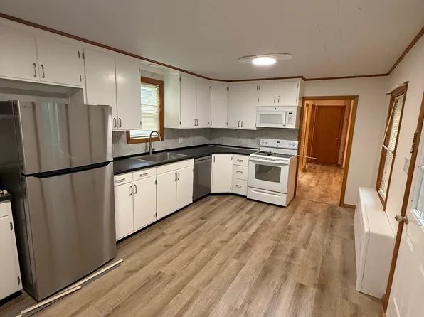 35 Merrimac St, Bangor, ME 04401