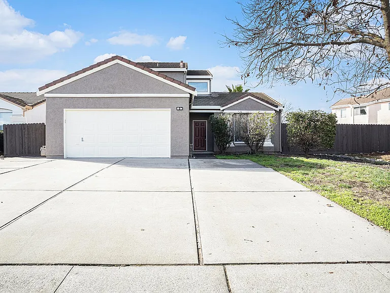 420 Beaulieu Ln — Photo 1