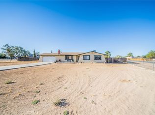 15023 Tonikan Rd, Apple Valley, CA 92307