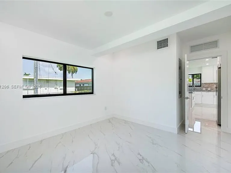1621 S Treasure Dr #1621 — Photo 16