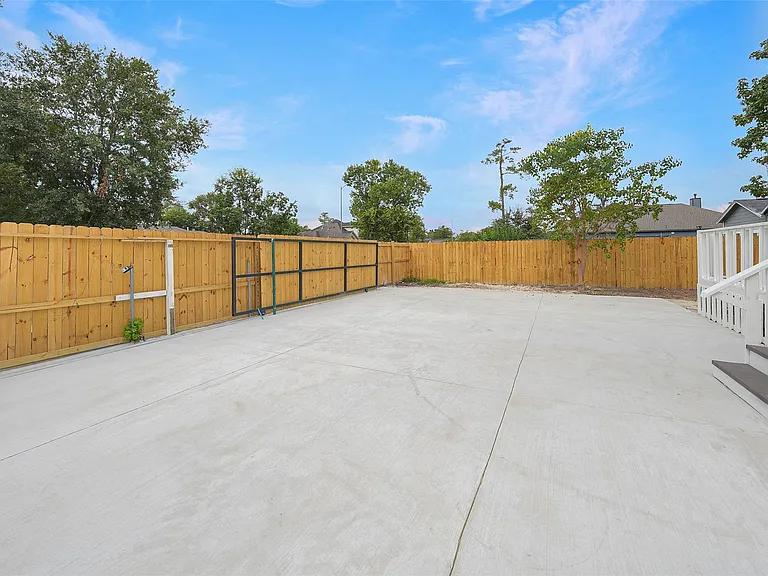 9305 Kentshire Dr — Photo 3