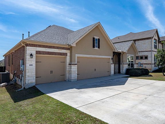 3rd image of 1082 Cedar Glen Dr