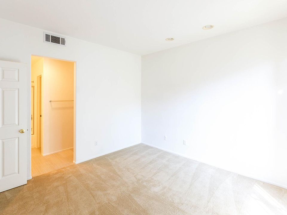 1st image of 18 Willowdale