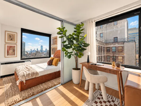 100 West 39th Street image 1 of 11