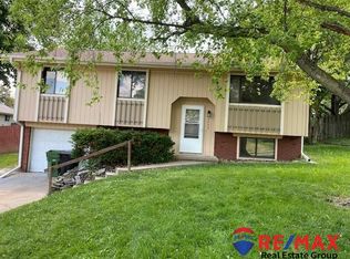 7723 Rosewood Lane Ct, La Vista, NE 68128