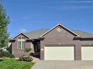 8046 Hunters Ridge Rd, Lincoln, NE 68516