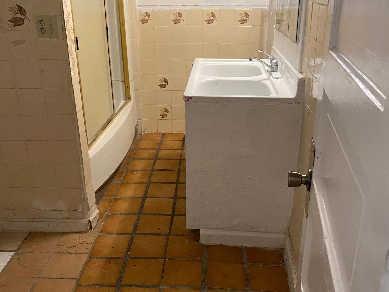 Studio, 500 sqft, $735 — Photo 3