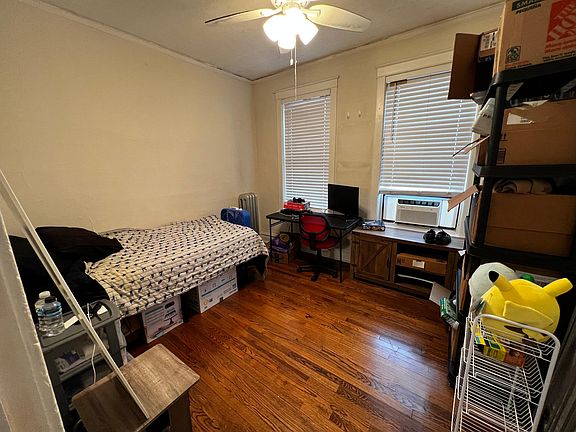 4th image of 6634 N Clark St #3