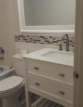 3rd image of 294 Chatham O