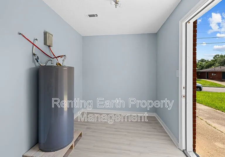 3613 Erwin Dr — Photo 13