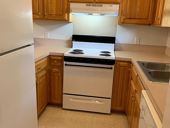 2nd image of 107 E End Ave APT 9