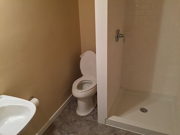 4th image of 7132 Lilac Ln