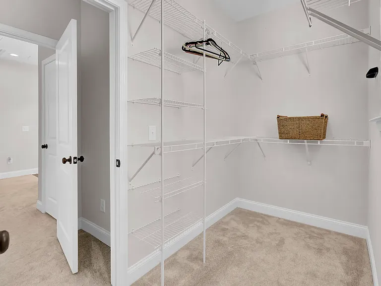 115 Hawthorne Landing Dr — Photo 24