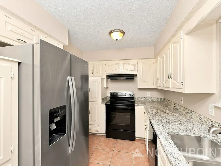 1315 Drury Dr — Photo 5