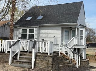 31 Sayville Road, Sound Beach, NY 11789
