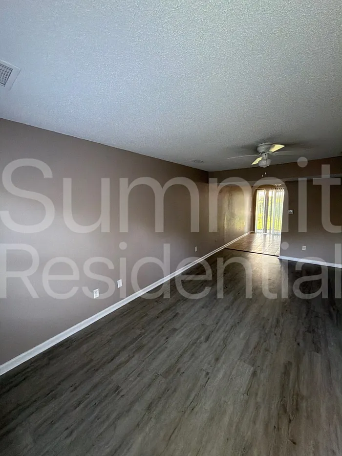 2 bed, 1.0 bath, 1009 sqft, $1,295 — Photo 3