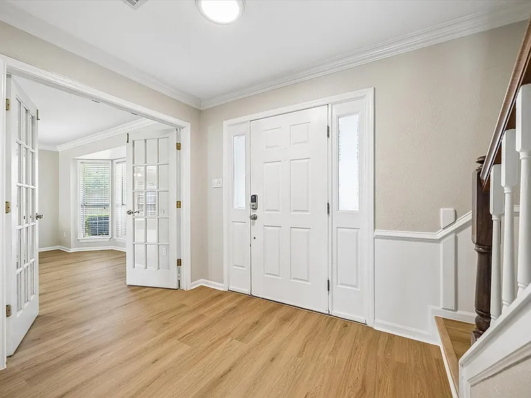 9806 Gold Cup Way — Photo 3