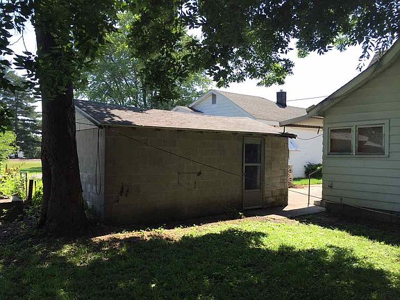 4th image of 303 S 13th St