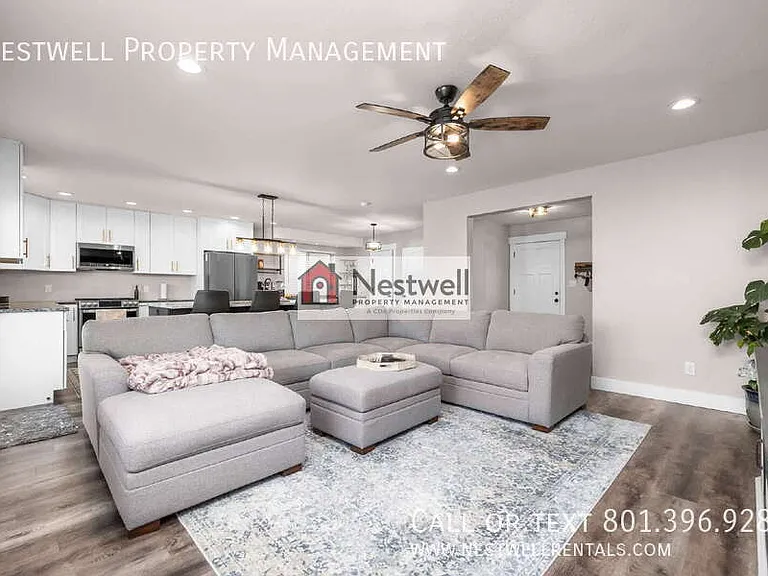 35 E Water Ln — Photo 6