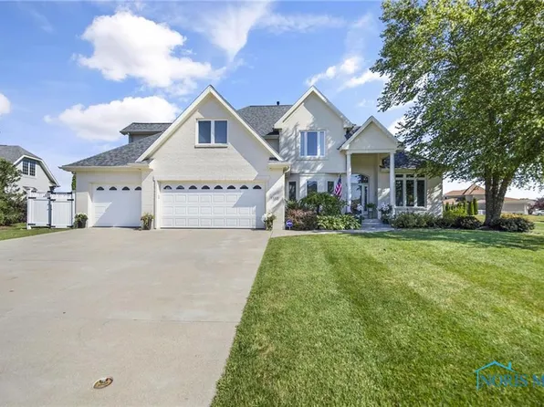 1512 Gleneagles Dr, Bowling Green, OH 43402