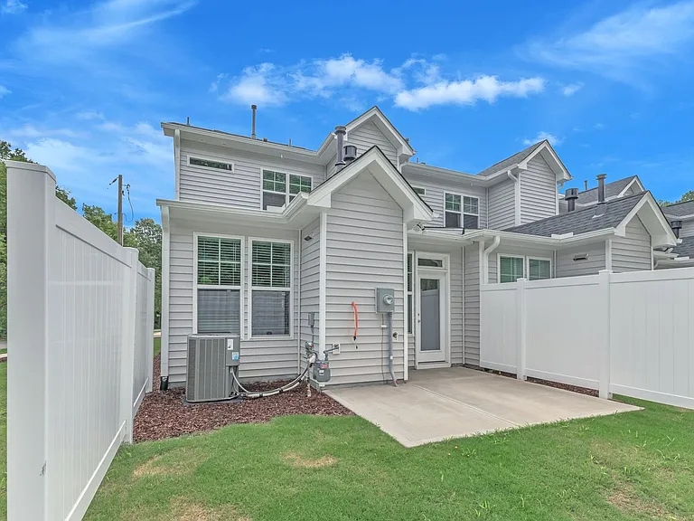 1720 Ballard Dr — Photo 33