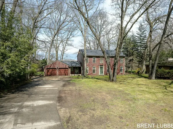 478 Lake Dr, Allegan, MI 49010