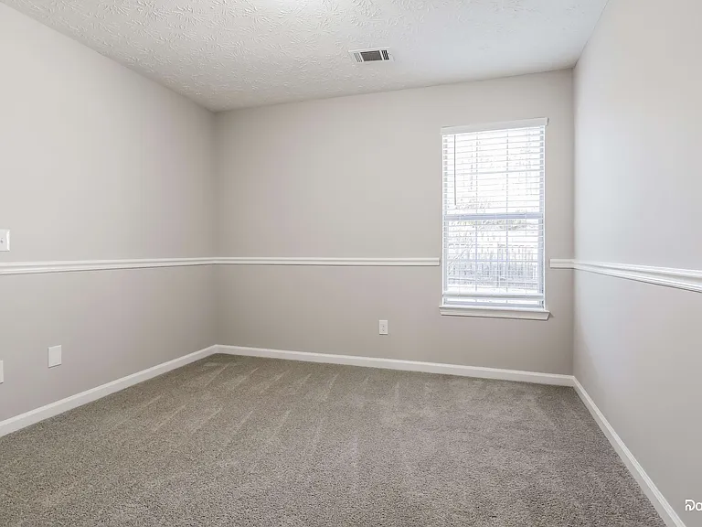 2323 Heatherton Cir — Photo 10