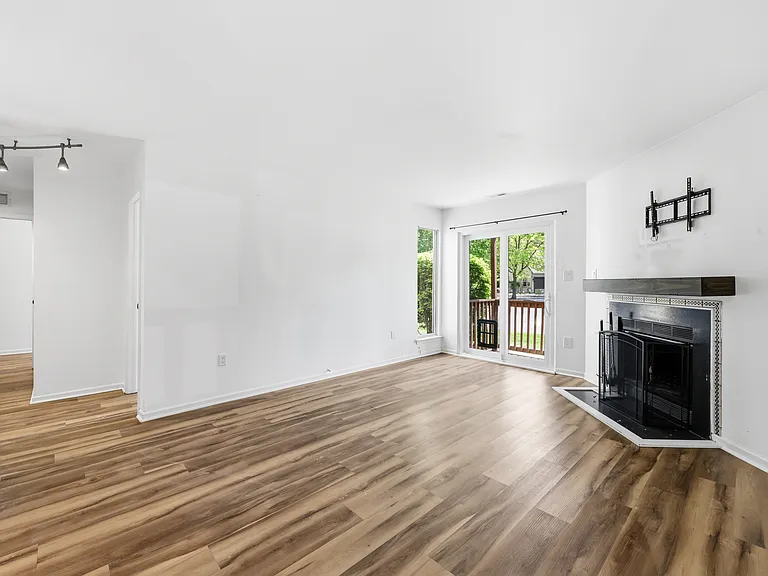 118 Woodlake Dr #118 — Photo 16