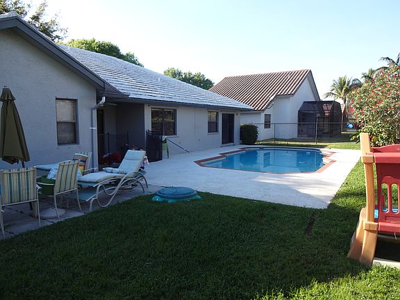 3rd image of 3111 Peachtree Cir