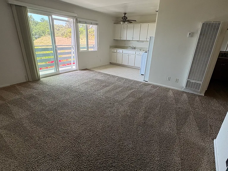 2161 Lillie Ave #5 — Photo 3