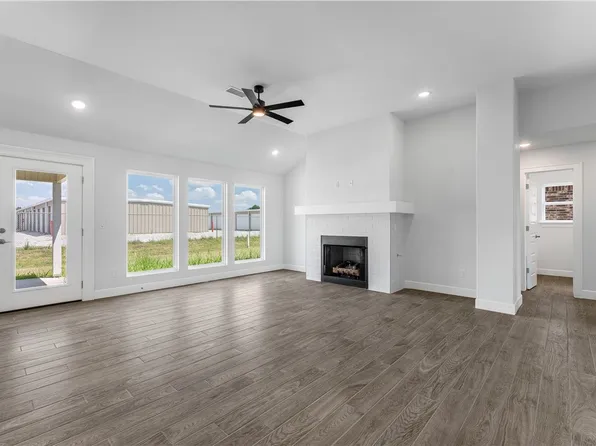 909 W Carley Dr, Siloam Springs, AR 72761
