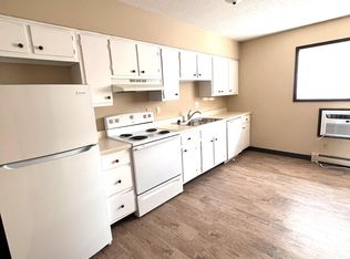 1605 30th St NW #9, Cedar Rapids, IA 52405