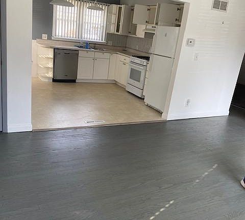 4th image of 1004 Elizabeth Dr
