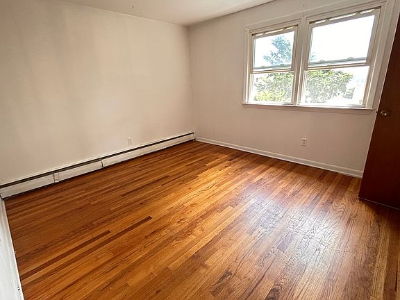5th image of 298 Prescott Ter Floor 2