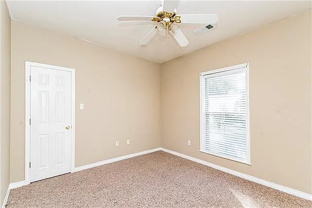 40052 Browns Oak Ln — Photo 17