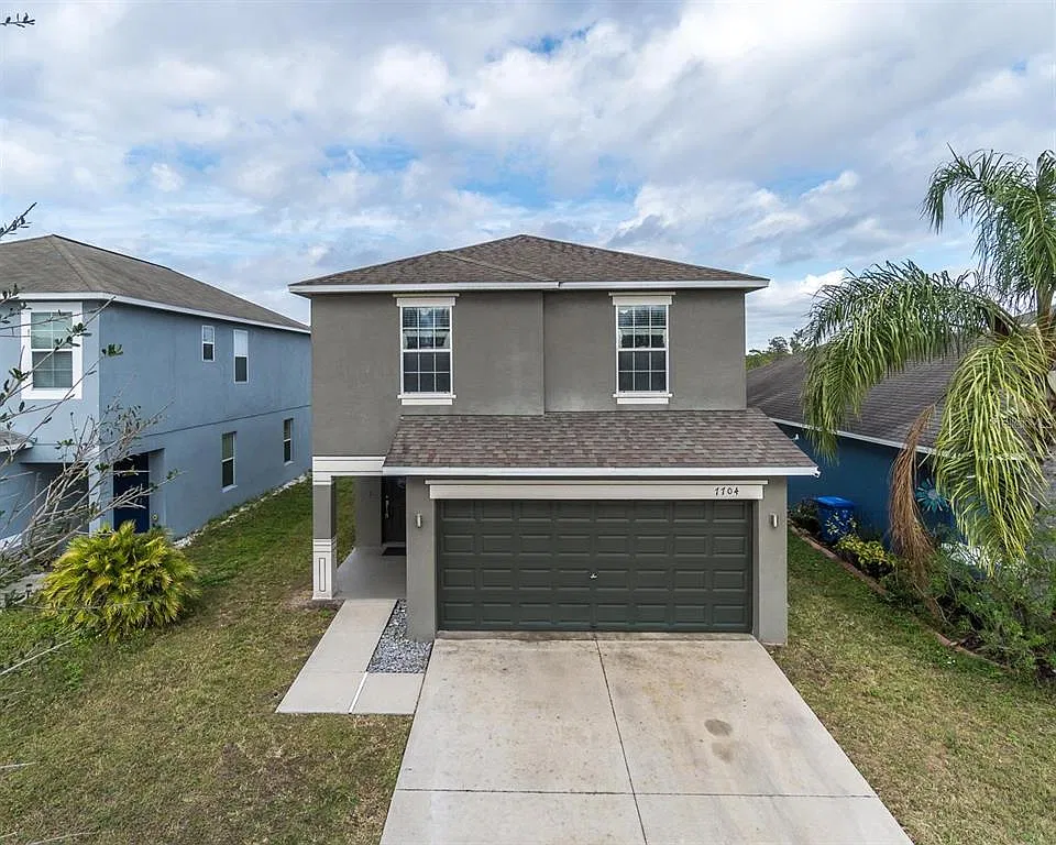 4 bed, 2.5 bath, 1786 sqft, $2,100 — Photo 3