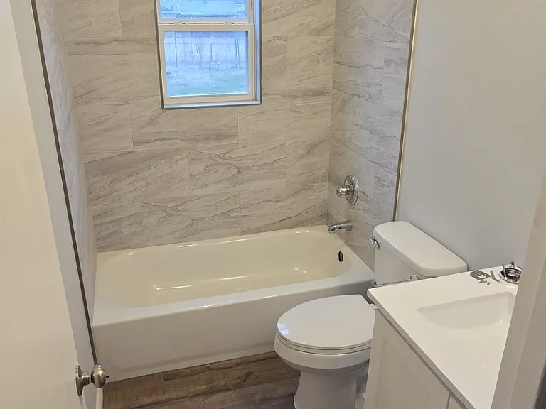 909 Van Horn St — Photo 10