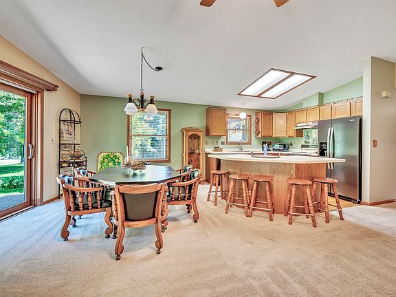 4th image of 1300 Country Club Dr