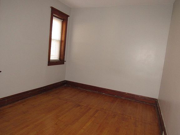 5th image of 1309 S 58th Ct