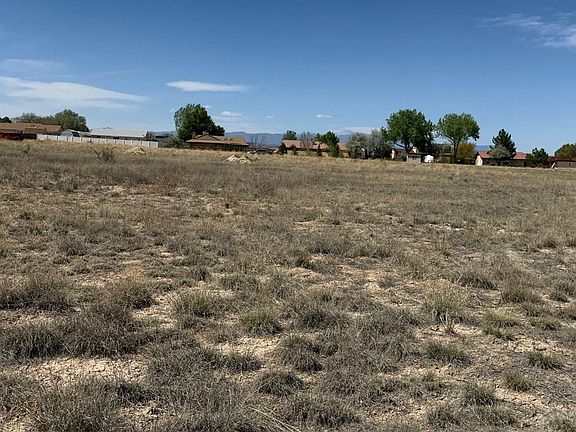 2nd image of 583 E Woodleaf Dr