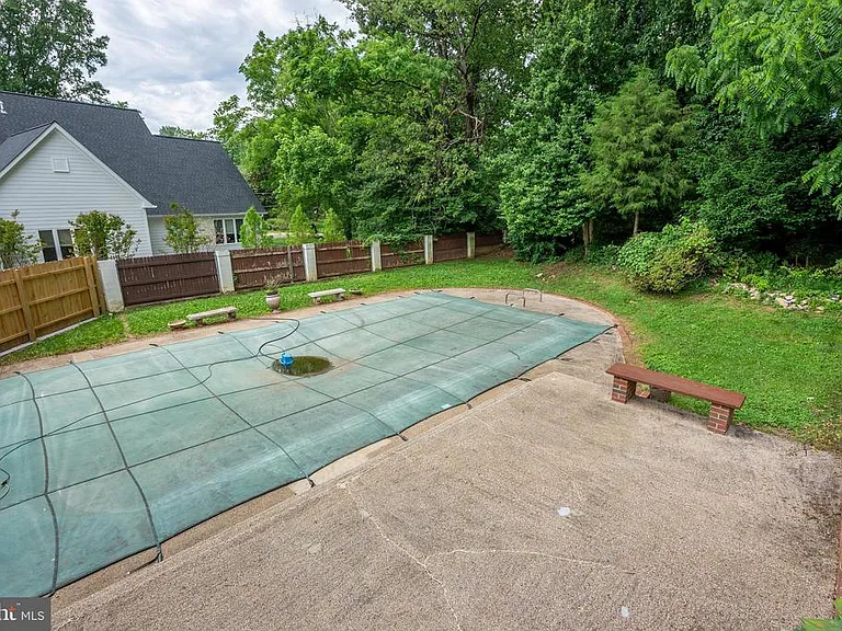 6438 Woodville Dr — Photo 28