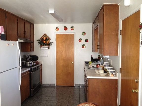 2nd image of 1617 Lambrusco Ln