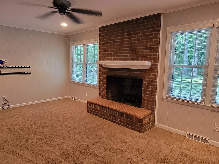 1318 Beechdale Dr — Photo 18