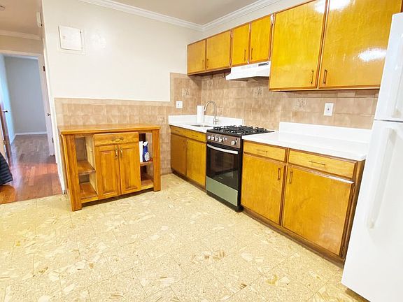 5th image of 25-25 33rd St #3