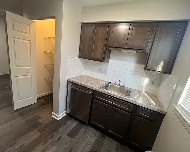 511 Greenwood Ave — Photo 7