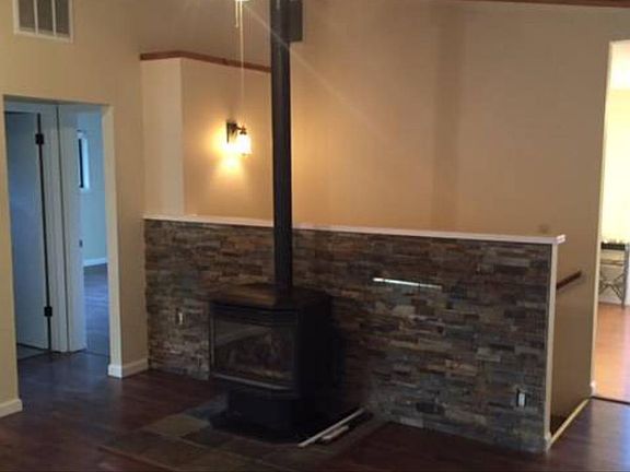 5th image of 3123 Corina St