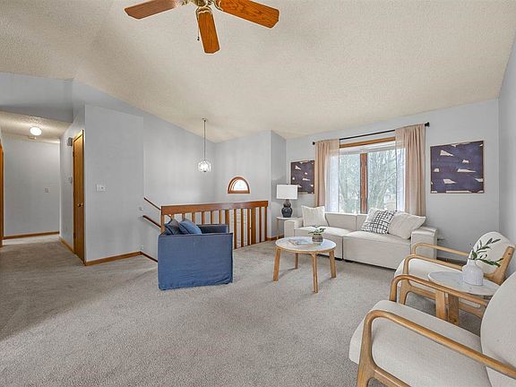 4th image of 1174 Briar Dr