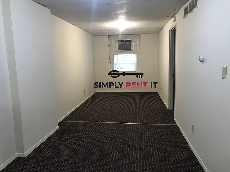 215 N Main St — Photo 10