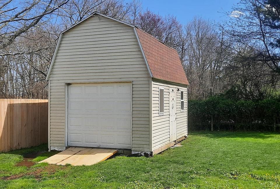 1st image of 44 Woodfield Ct